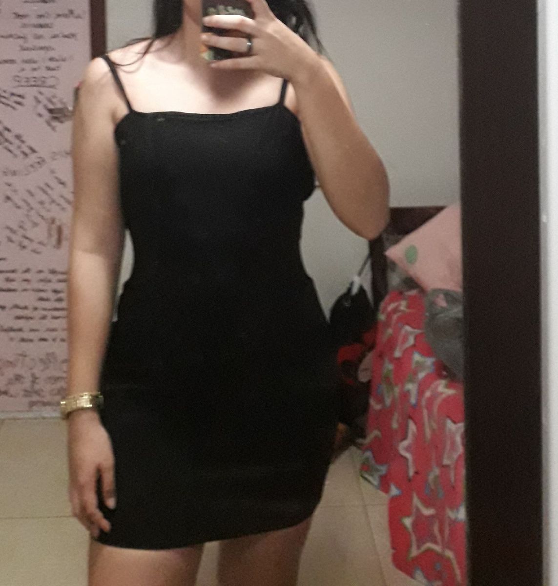 vestido decote reto preto