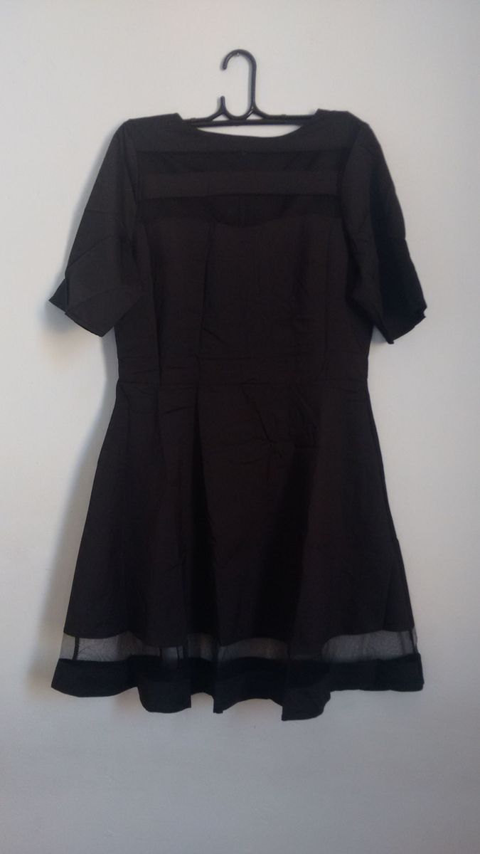 vestido preto rodado com tule