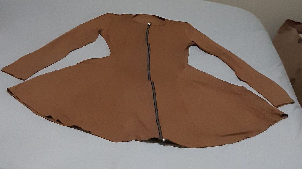 vestido rodado com ziper na frente