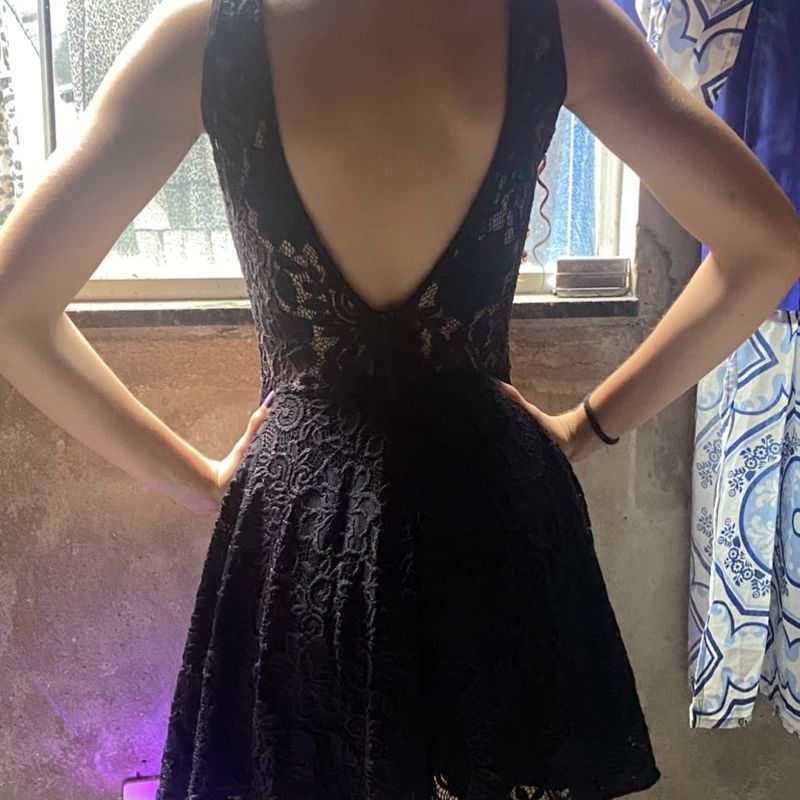 Vestido de renda preto 2024 rodado