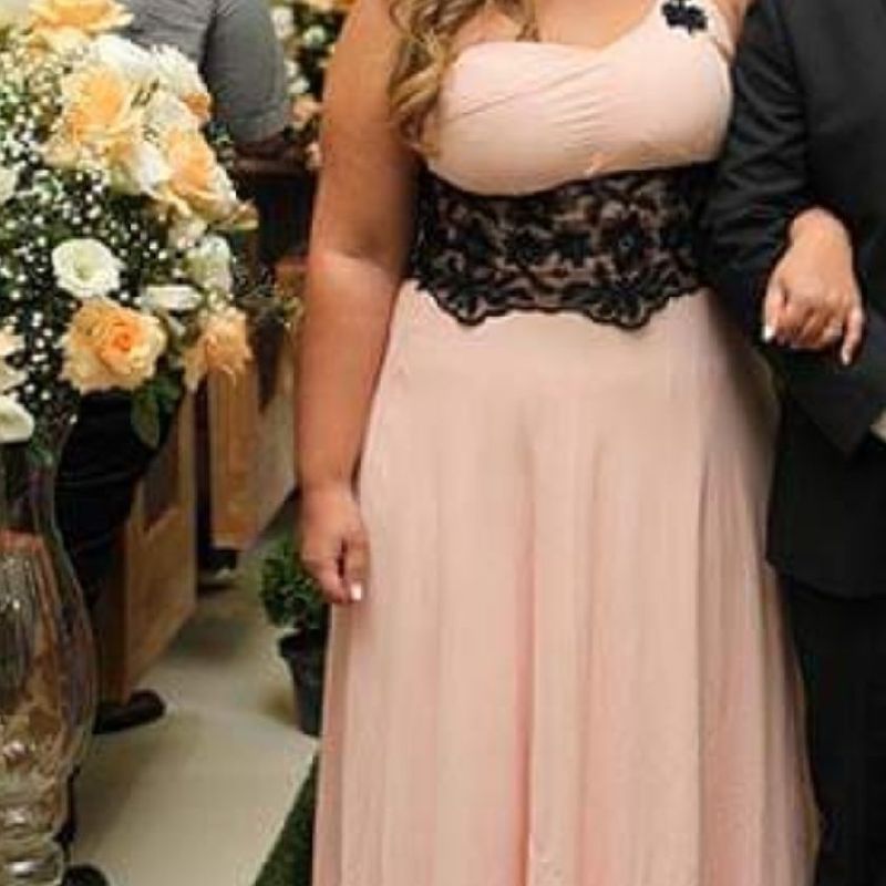 Vestido rose store com renda preta