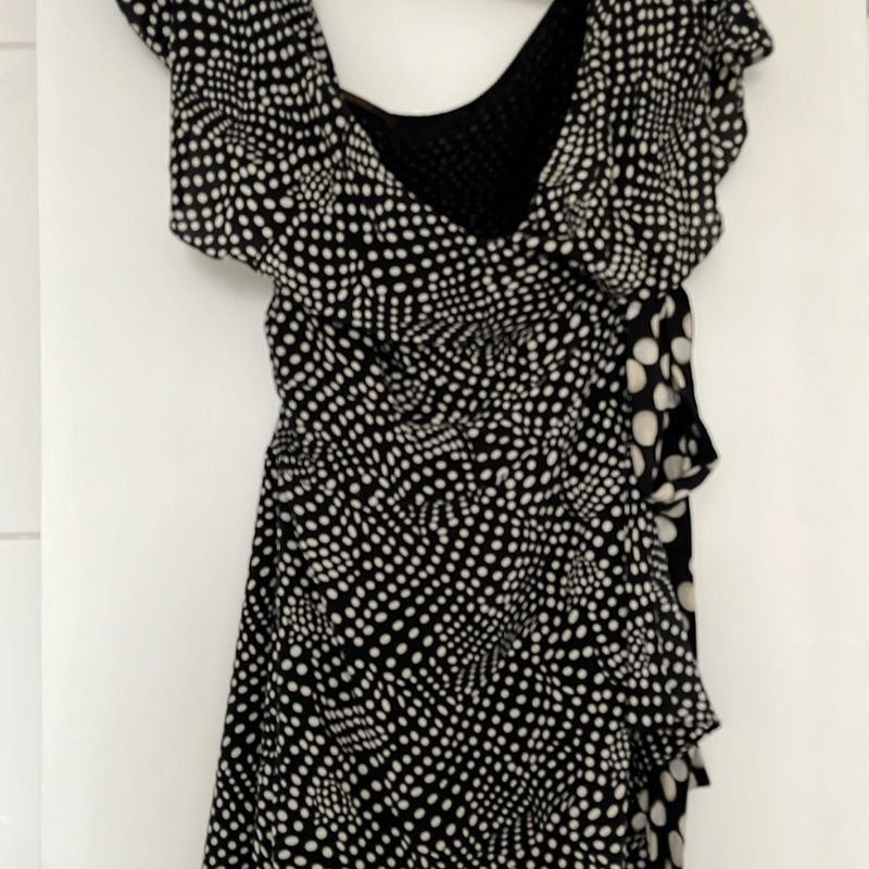 Vestido Transpassado Poa Branco e Preto Animale de Seda! Animale