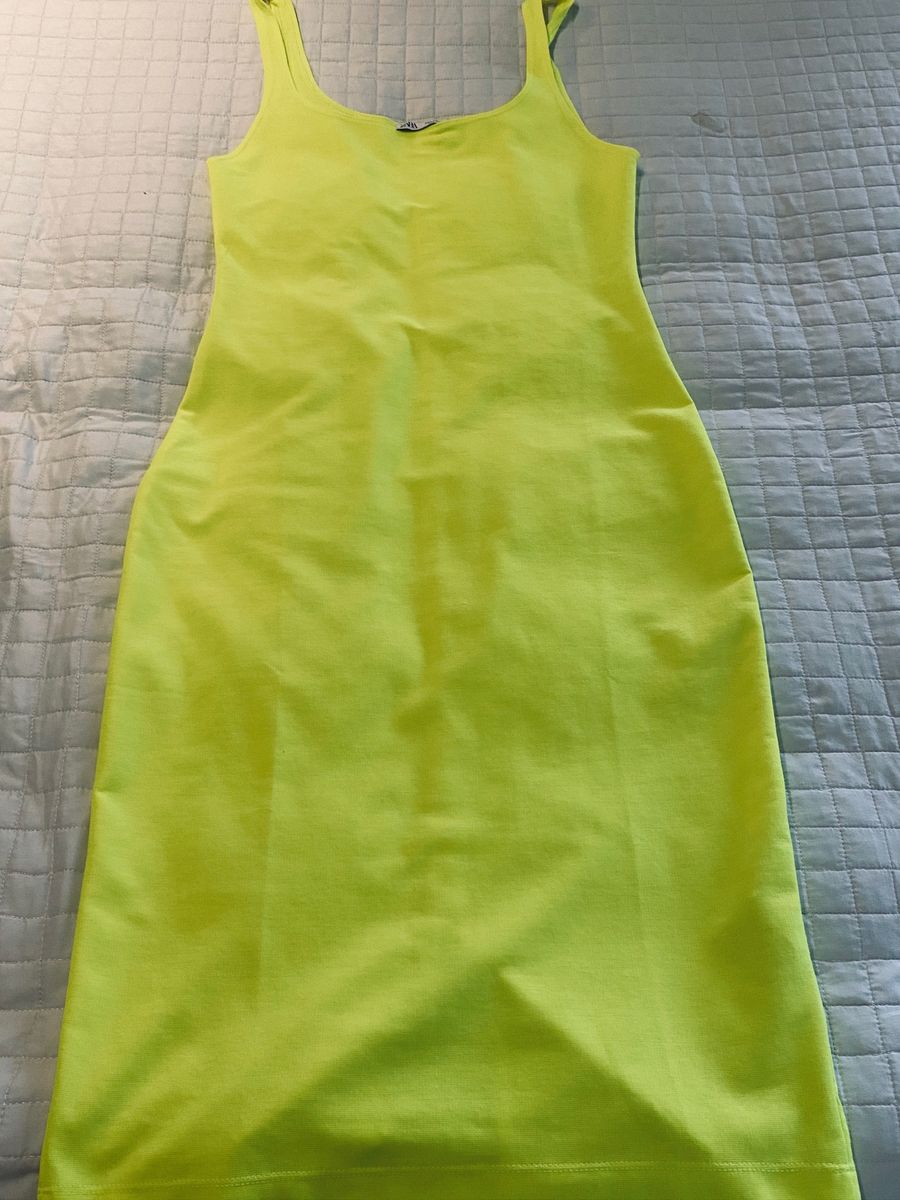 vestido tubinho zara
