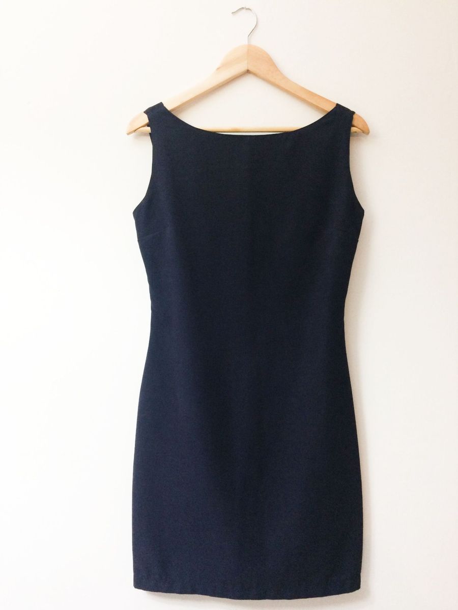vestido tubinho gola canoa