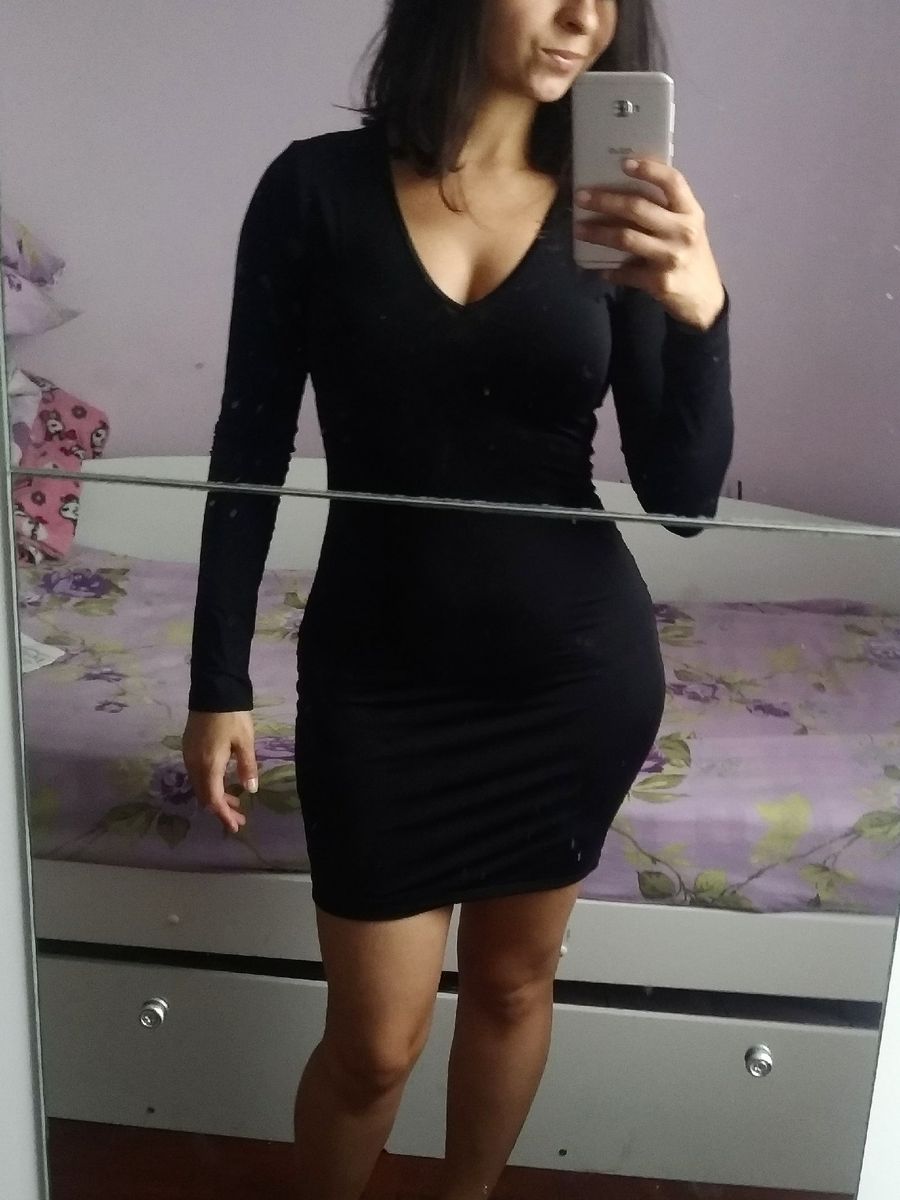 vestido tubinho preto com manga longa