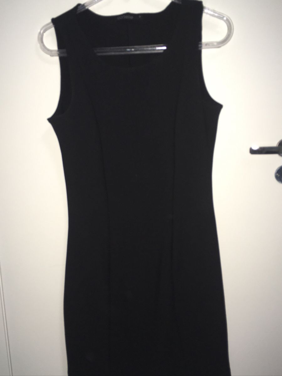vestido tubinho gola canoa