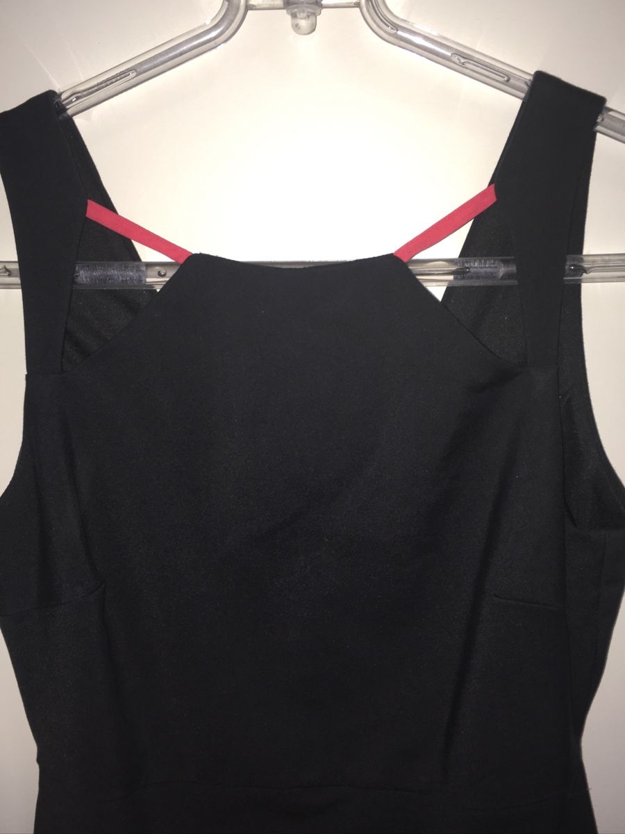 vestido tubinho cavado