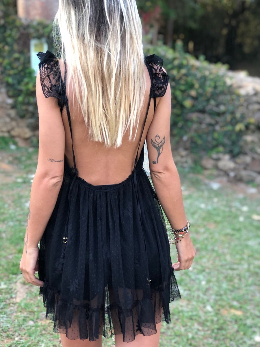 Vestidos curtos store com tule transparente