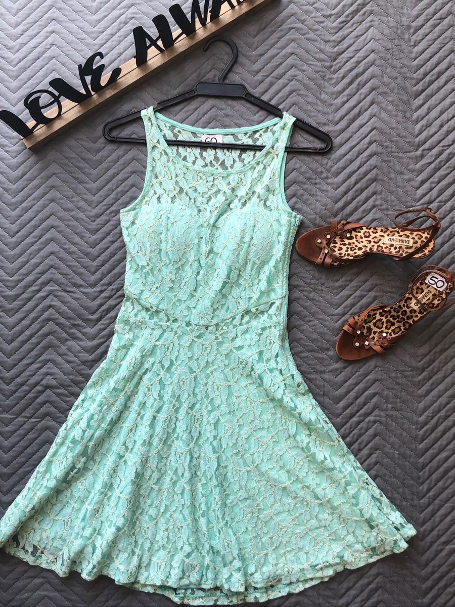 vestido curto verde agua