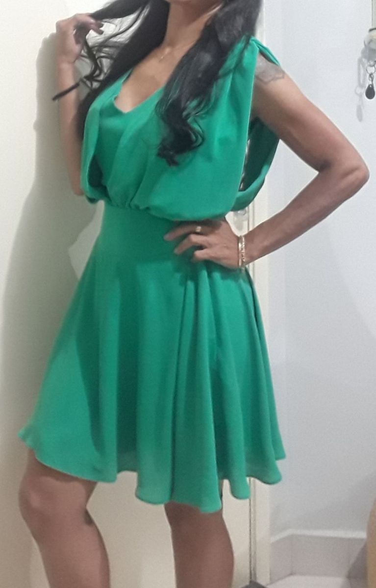 vestido verde morena rosa