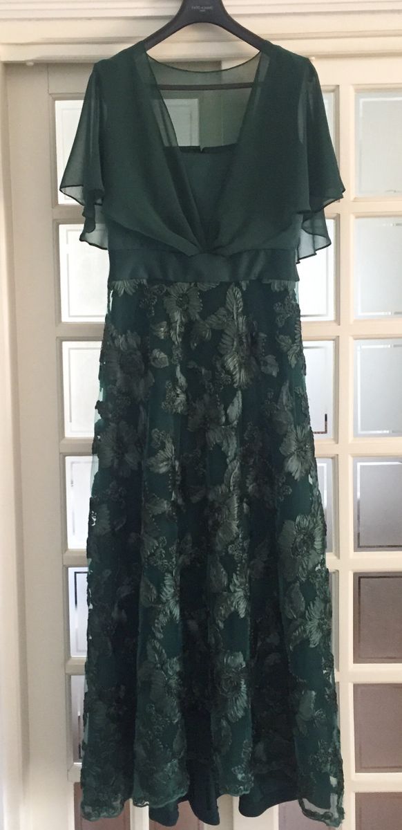 vestido verde musgo