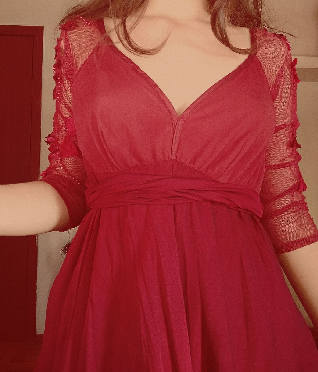 vestido vermelho ate o joelho