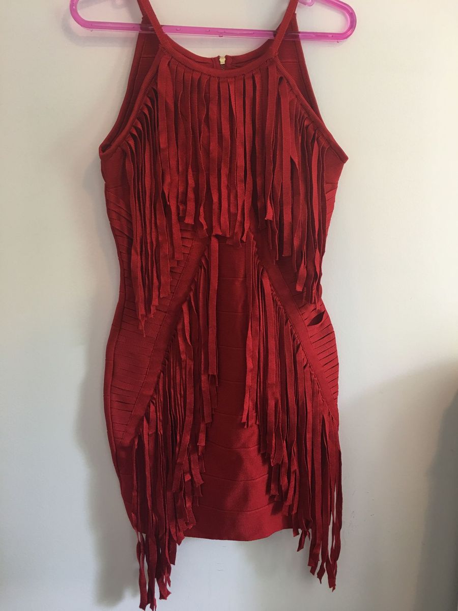 vestido de franja vermelho