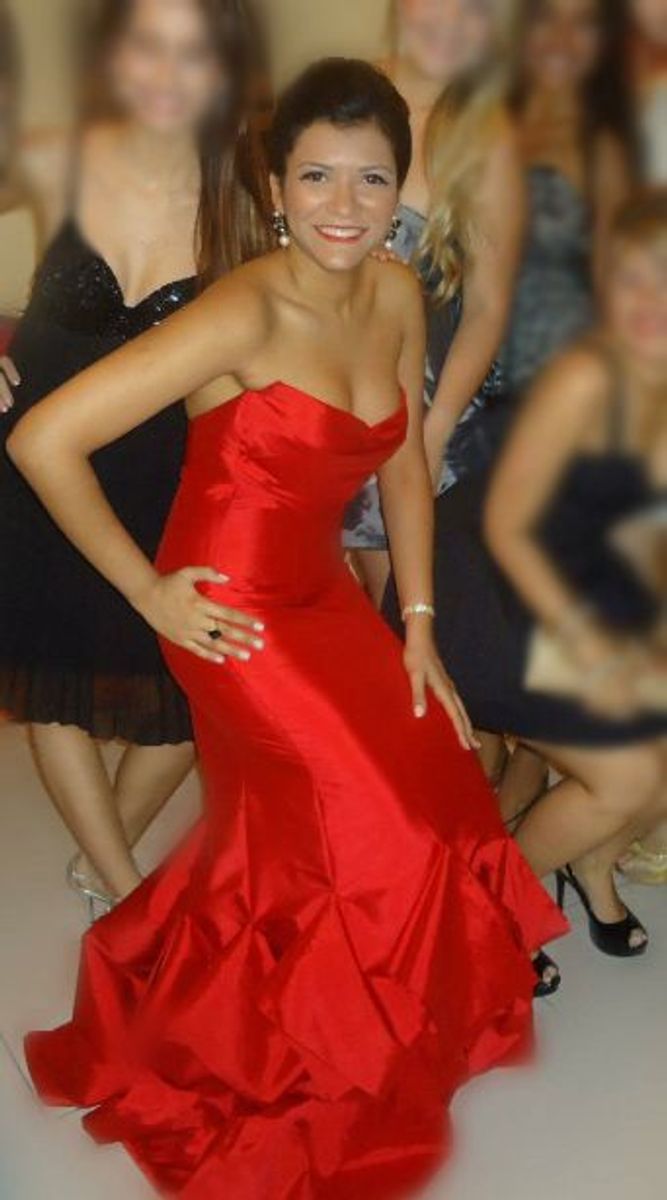 vestido cauda de sereia vermelho