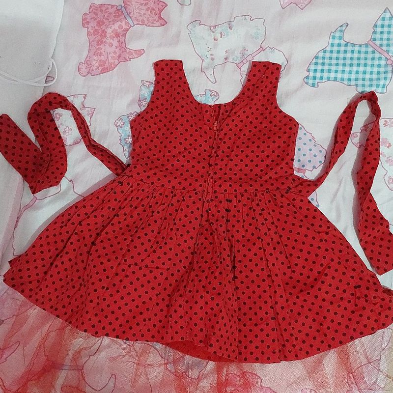 Vestido vermelho de bolinha 2024 preta