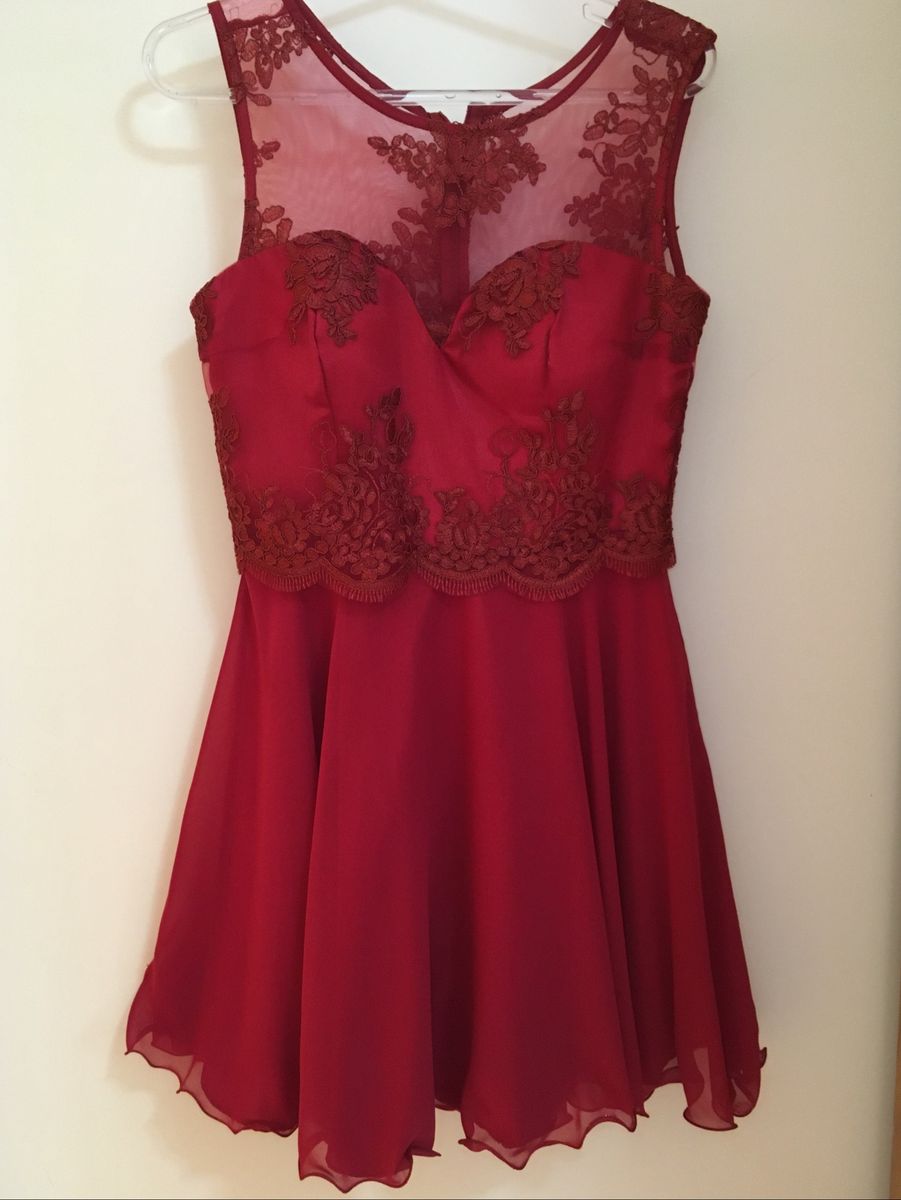 vestido vermelho curto rodado