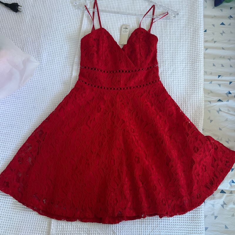 Vestido vermelho store rodado com renda