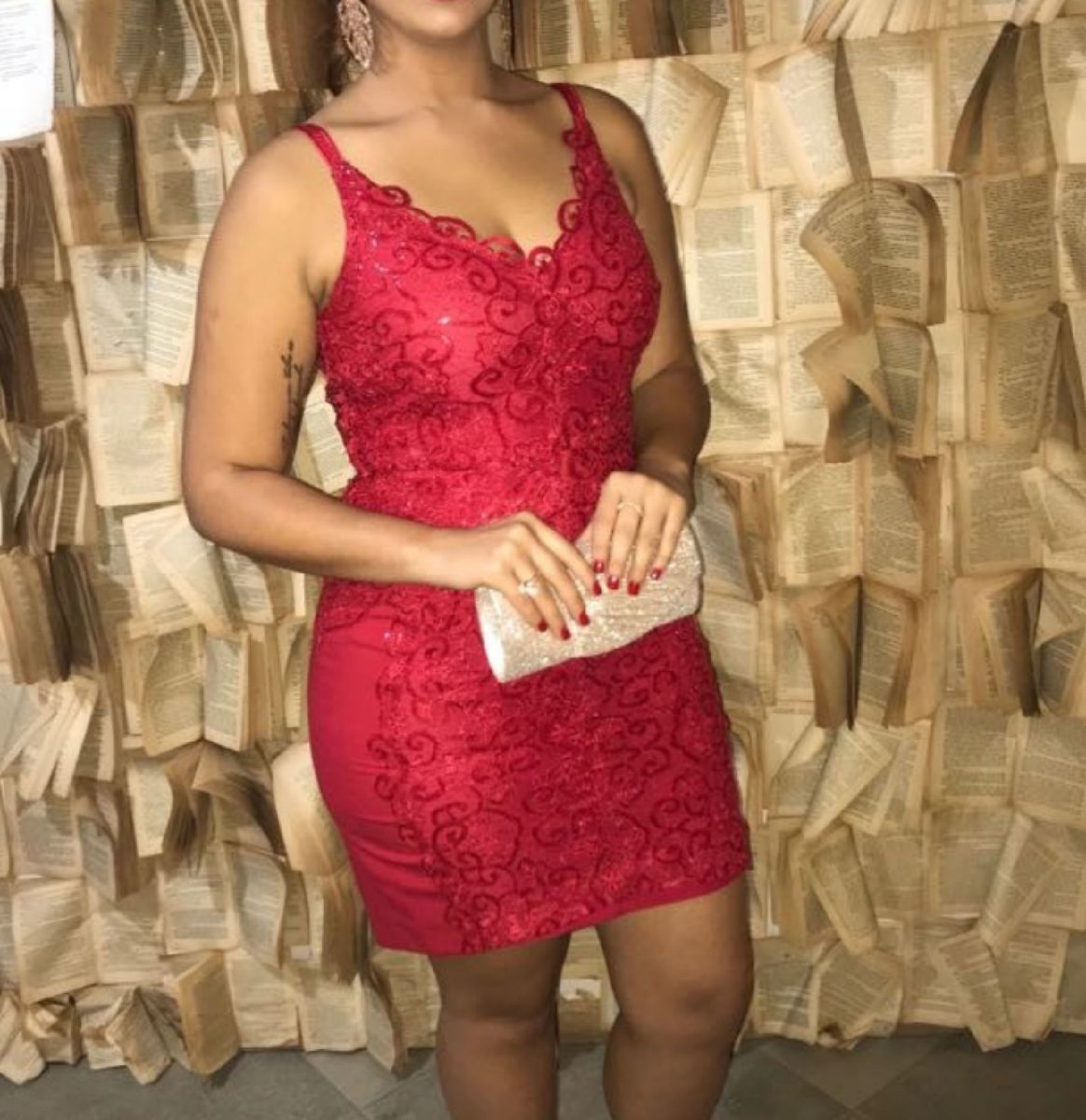 vestido de renda curto vermelho