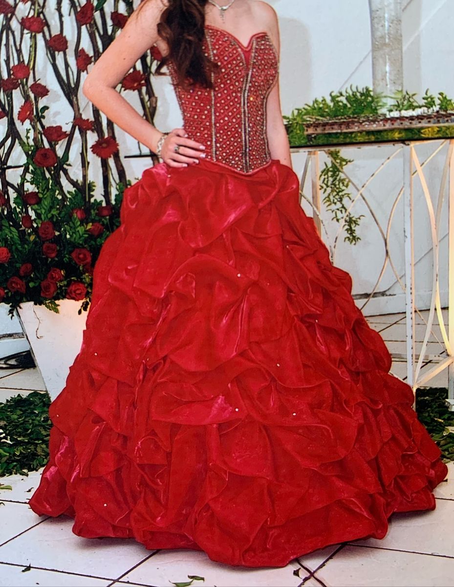 vestido de debutante vermelho