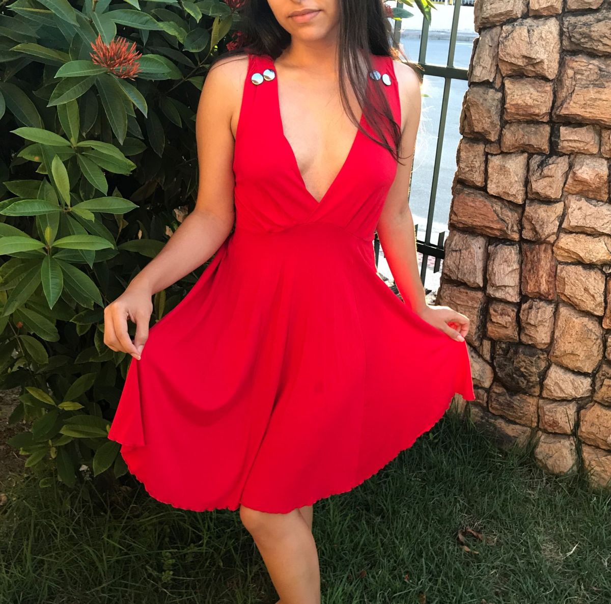 vestido vermelho decote profundo