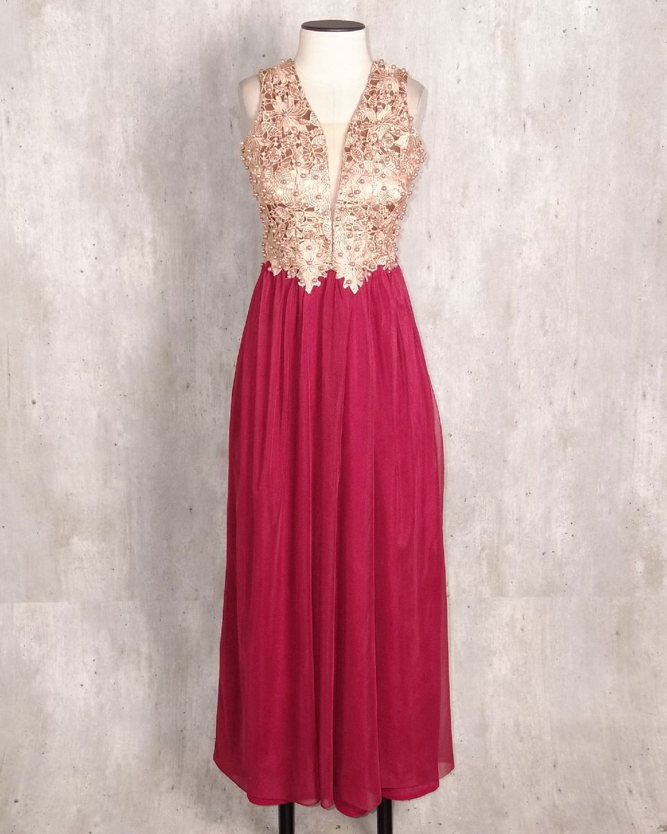 vestido de formatura vermelho com dourado