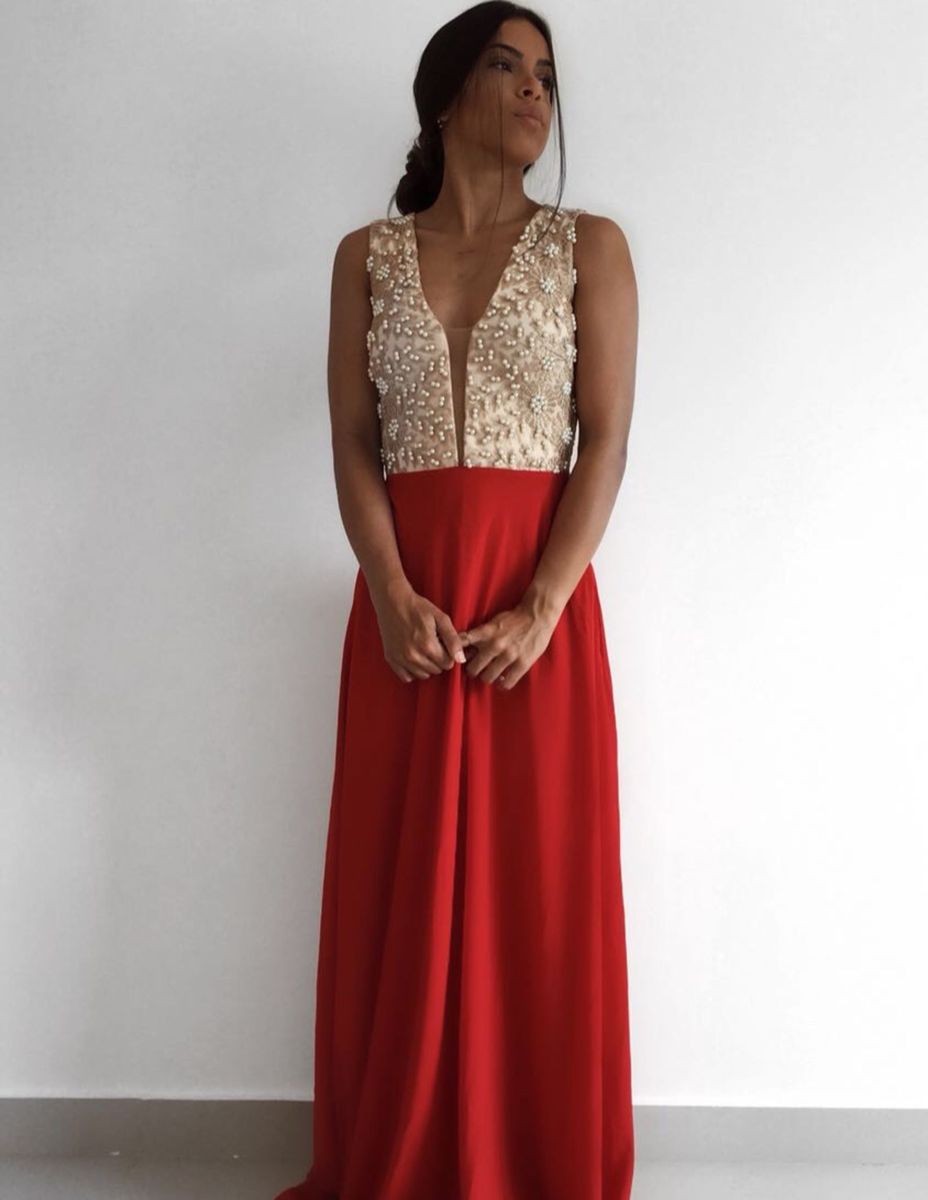 vestido de formatura vermelho com dourado