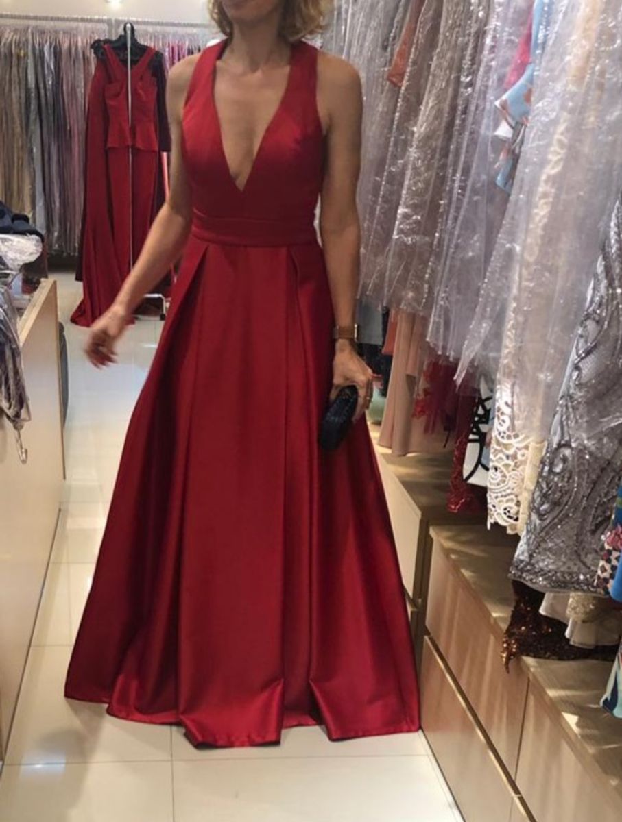 vestido vinho escuro