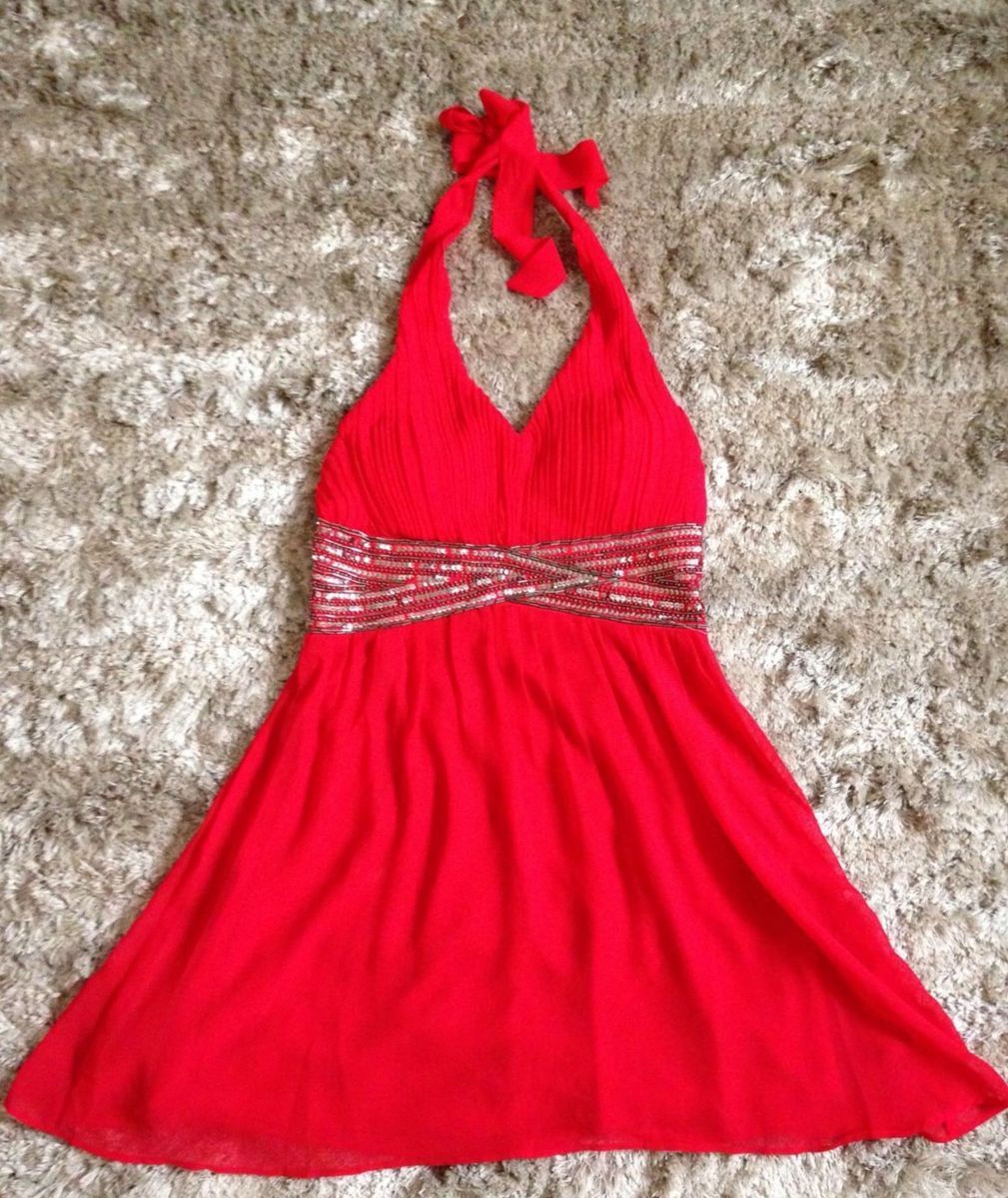 vestido rodado acinturado vermelho
