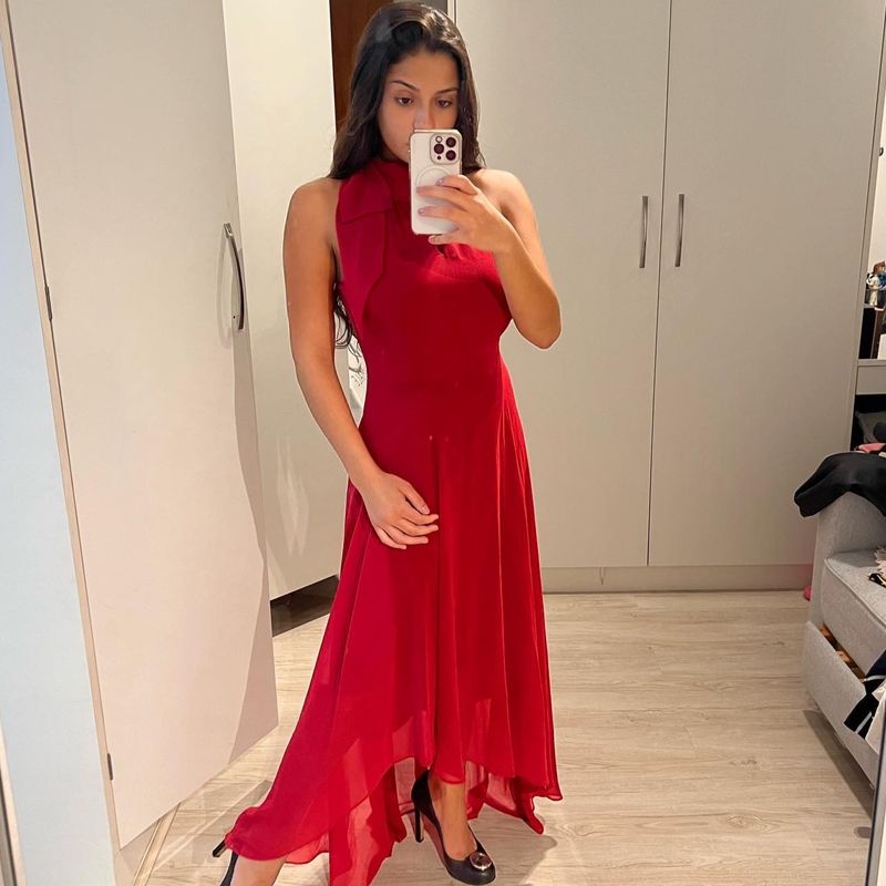 Vestido vermelho store com salto nude