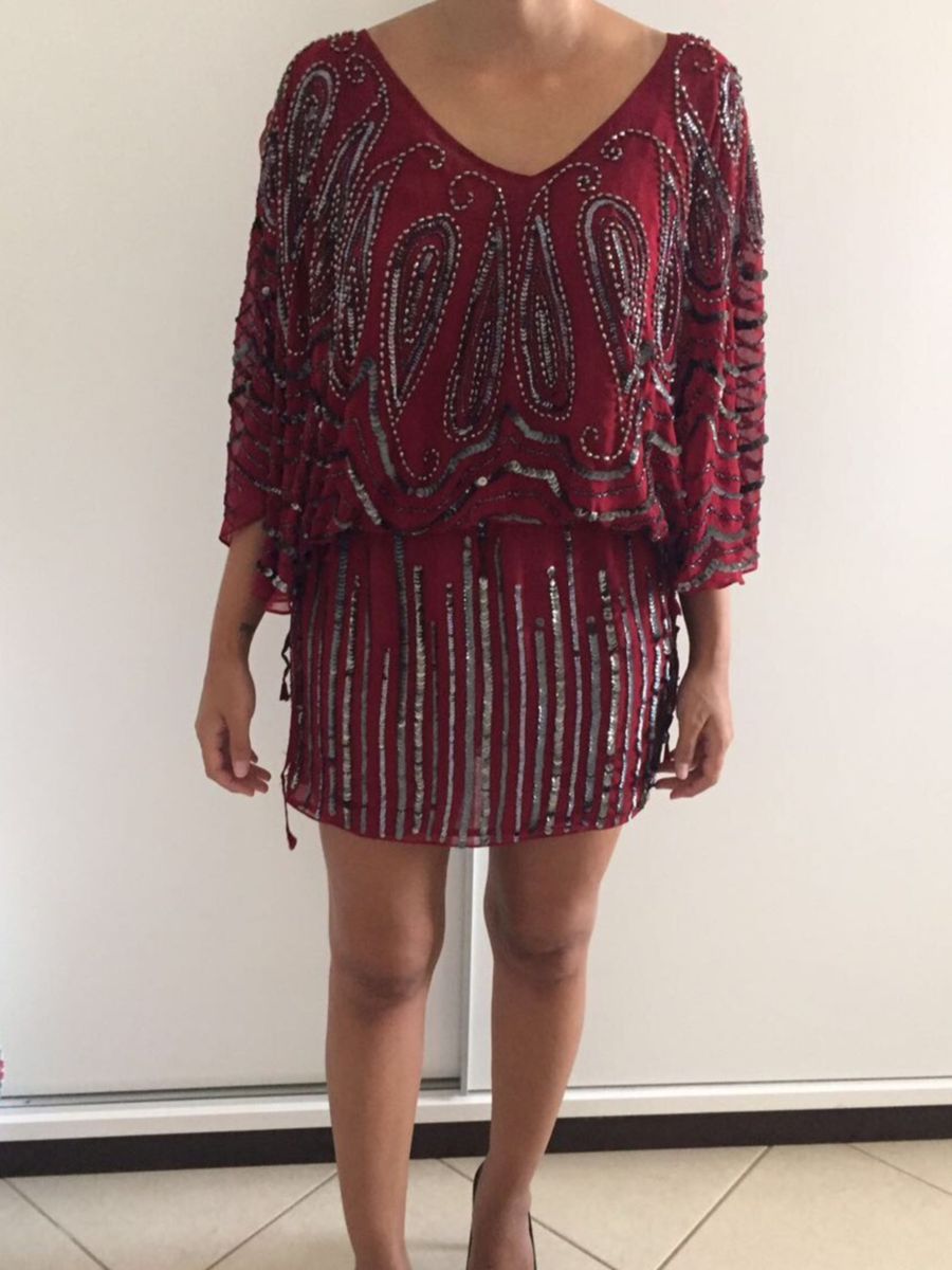 vestido festa manga morcego