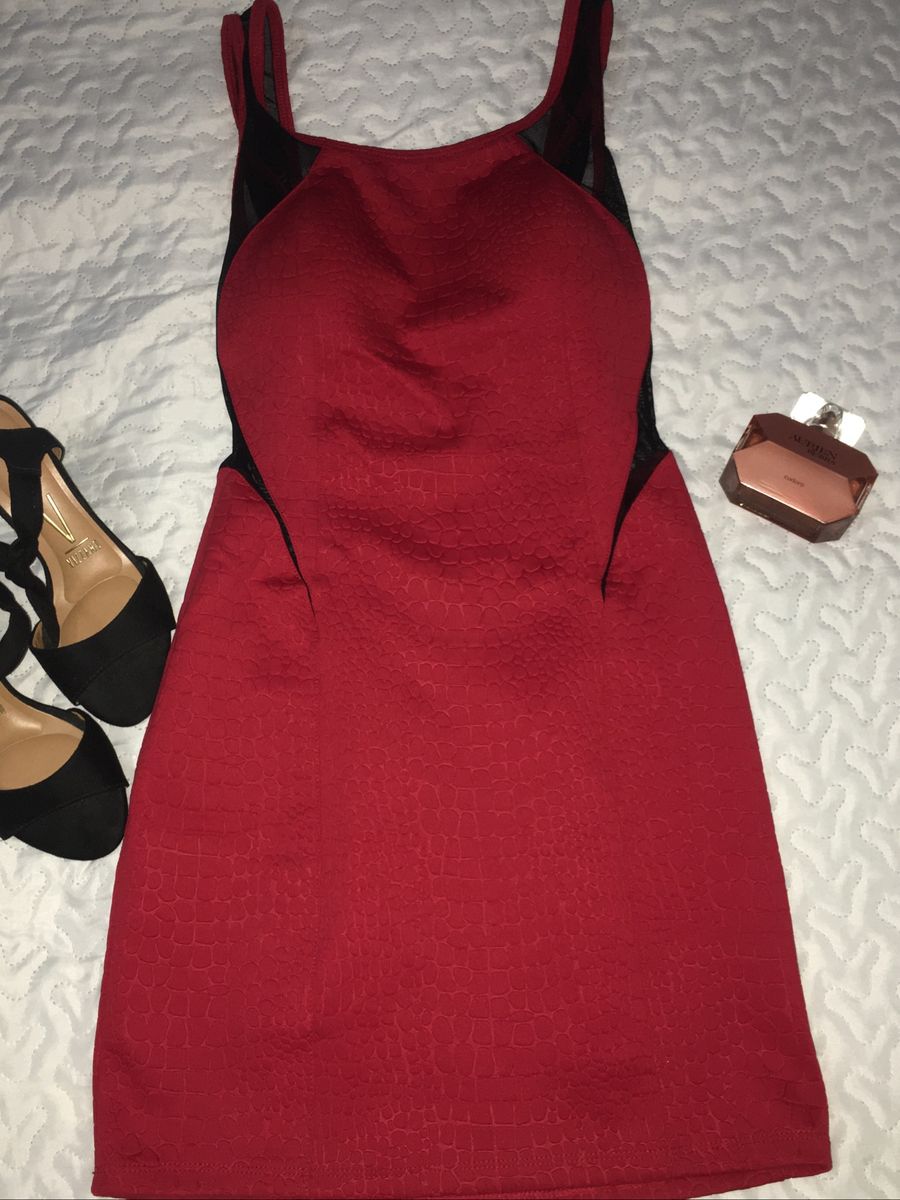 vestido vermelho planet girl