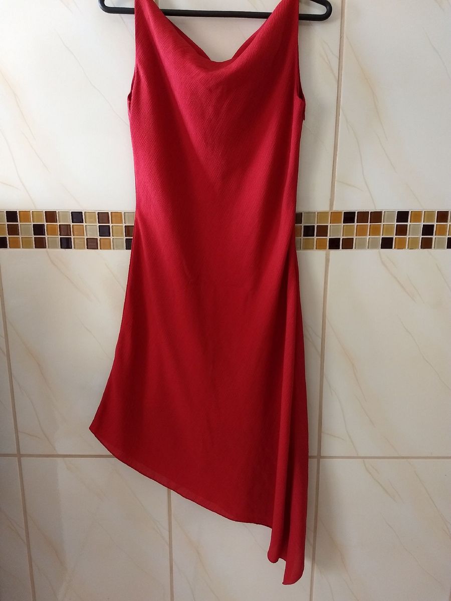 vestido vermelho queimado