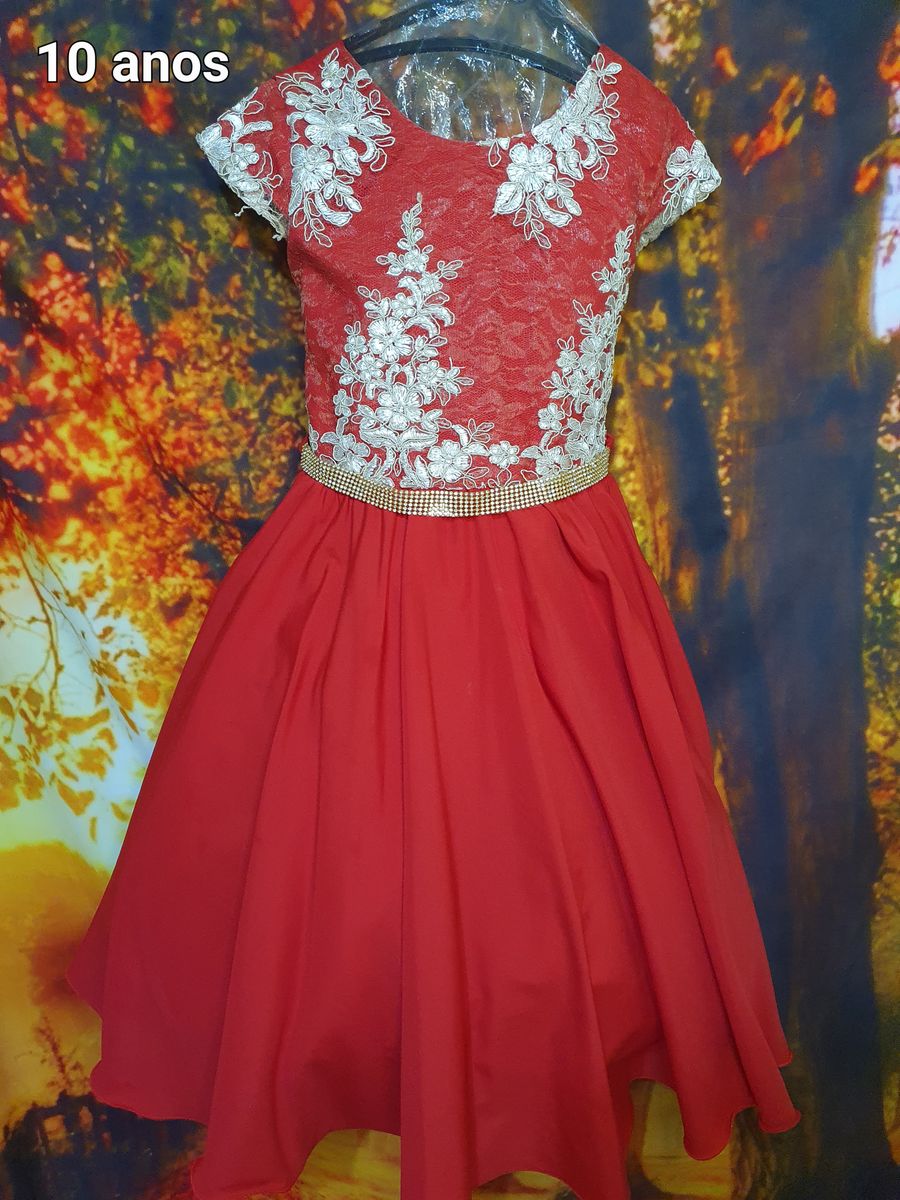 Vestido vermelho store com renda dourada