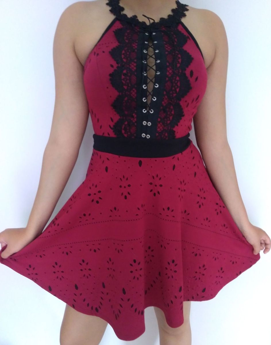 vestido vermelho curto rodado