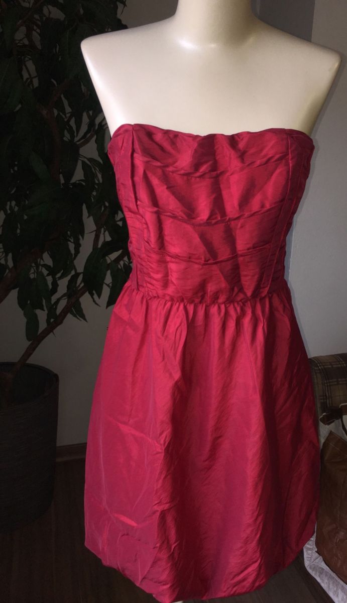 vestido de tafetá vermelho