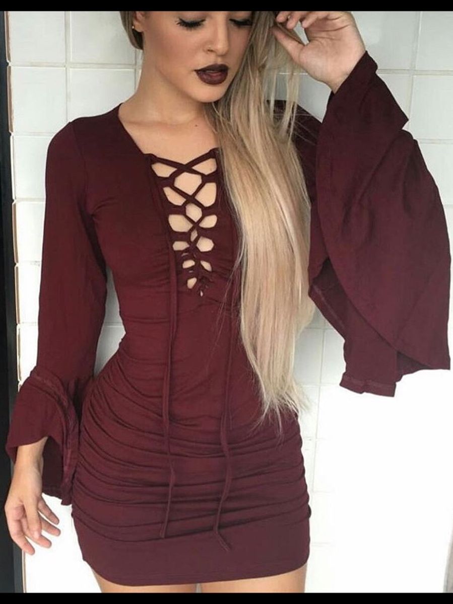 vestido cor de vinho curto