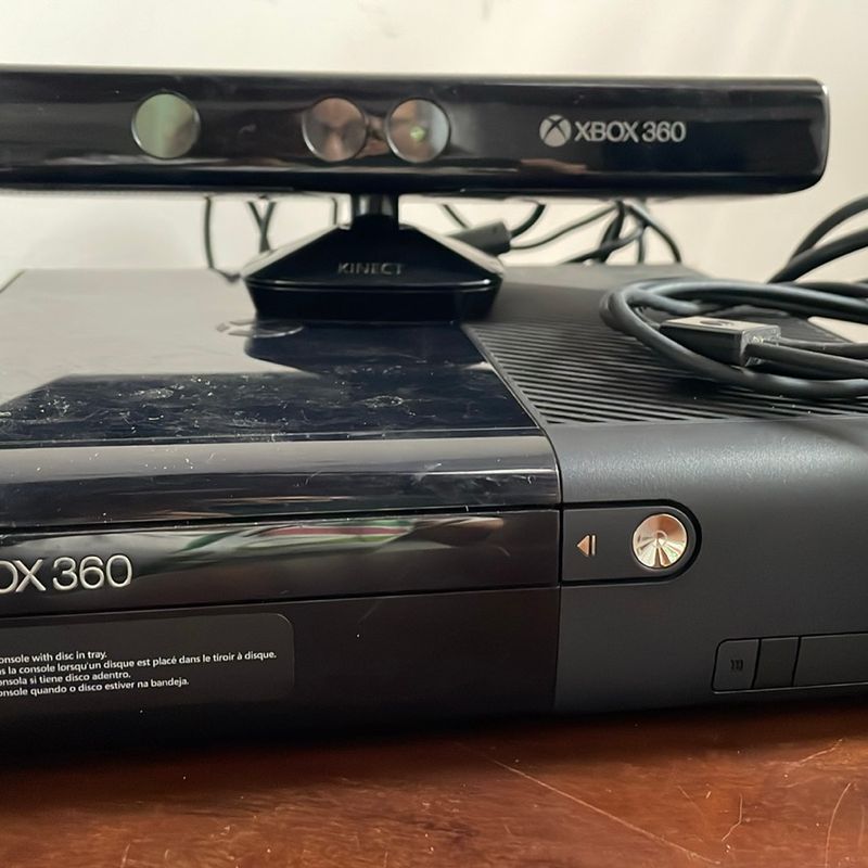 Vídeo Game Xbox 360 250 Gb Bloqueado Original + Kinect + 3 Controles + 5  Jogos Originais | Console de Videogame Xbox 360 Usado 59055397 | enjoei