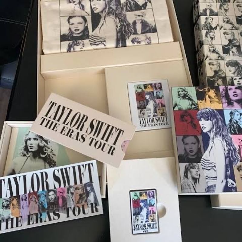 海外ブランド  Completo Tour Eras Swift Taylor Vip Fechado Box Merch Vip ミュージシャン