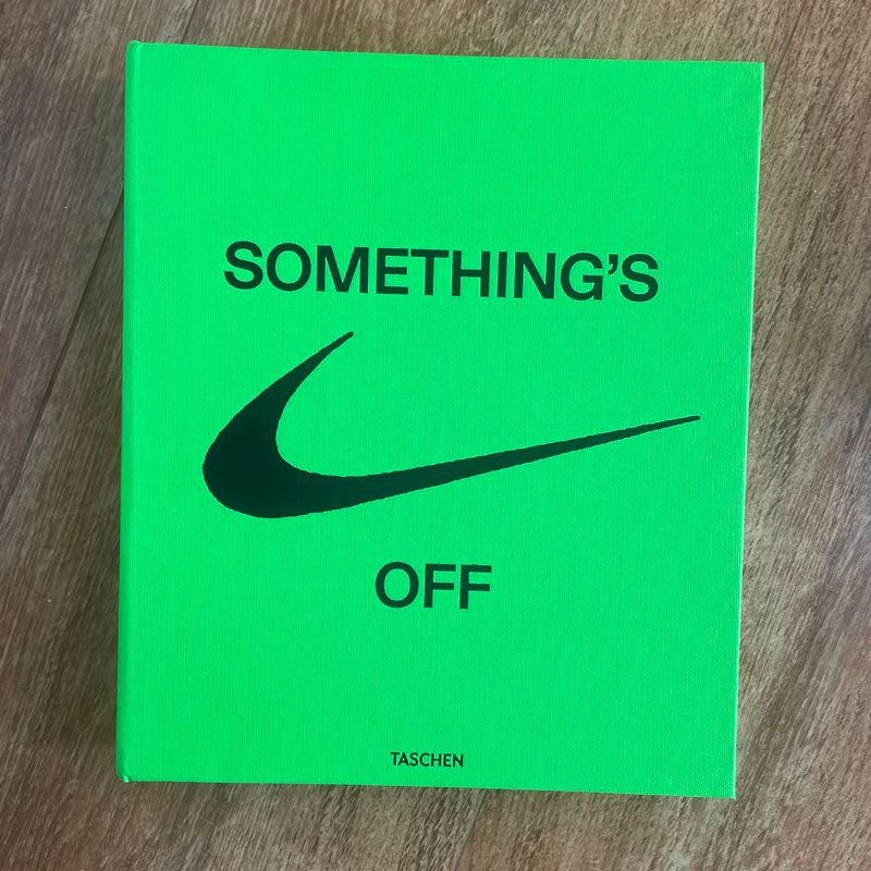 アート・デザイン・音楽 SOMETHING'S OFF TASCHEN VIRGIL ABLOH Nike Something's Off Virgil Abloh Icons Taschen Book New in