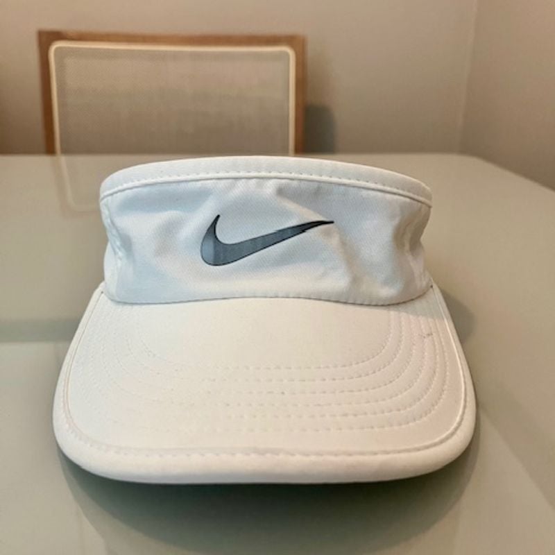 Viseira Nike Dri-fit Branca Moda Esportiva Feminina Nike Usado 96117725  enjoei