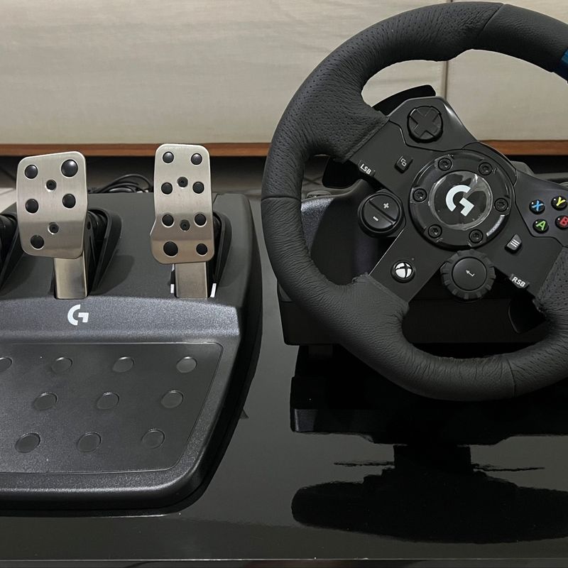 Volante Logitech G923 Racing Wheel Para XBOX Series X, XBOX One e