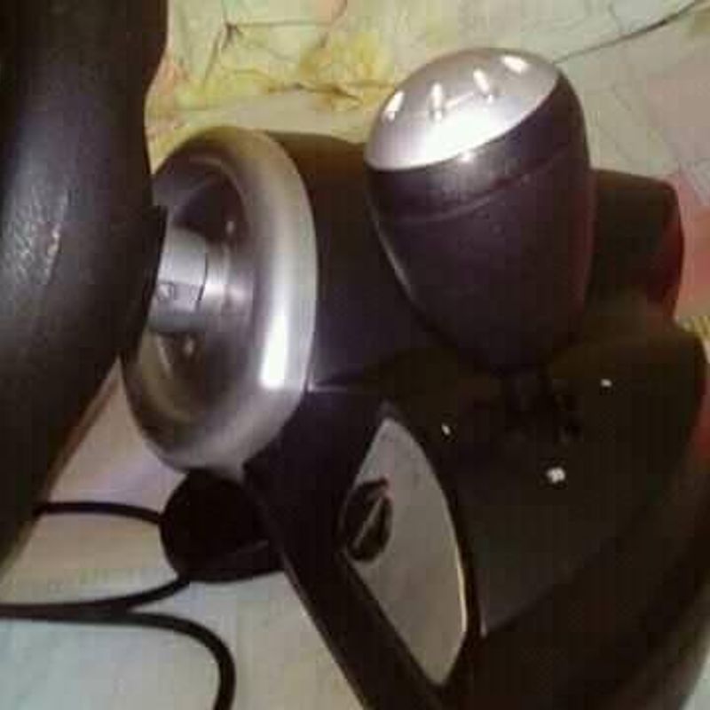 Vende-se Um Volante Logitech G25 | Jogo de Computador Logitech Usado  89626500 | enjoei