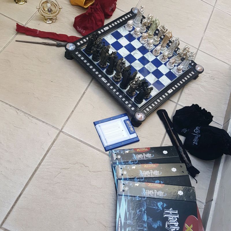 Tabuleiro de xadrez Harry Potter + revistas de Arcozelo • OLX Portugal