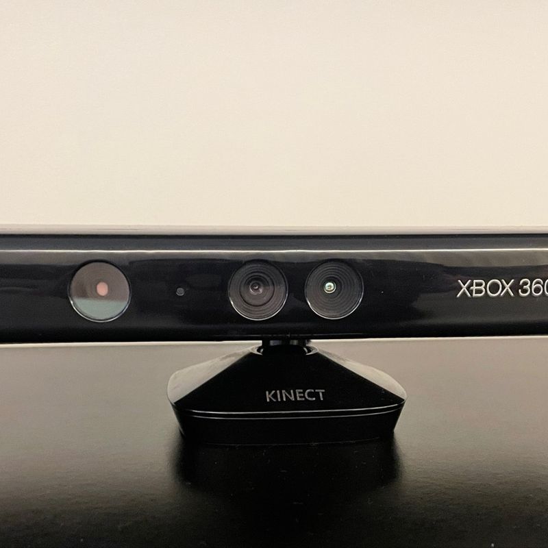 Xbox 360 Original // Desbloqueado Com Jogos A Sua Escolha + 2 Controles  Originais + Kinect + Embalagem Original + 1 Ano De Garantia Total !!!