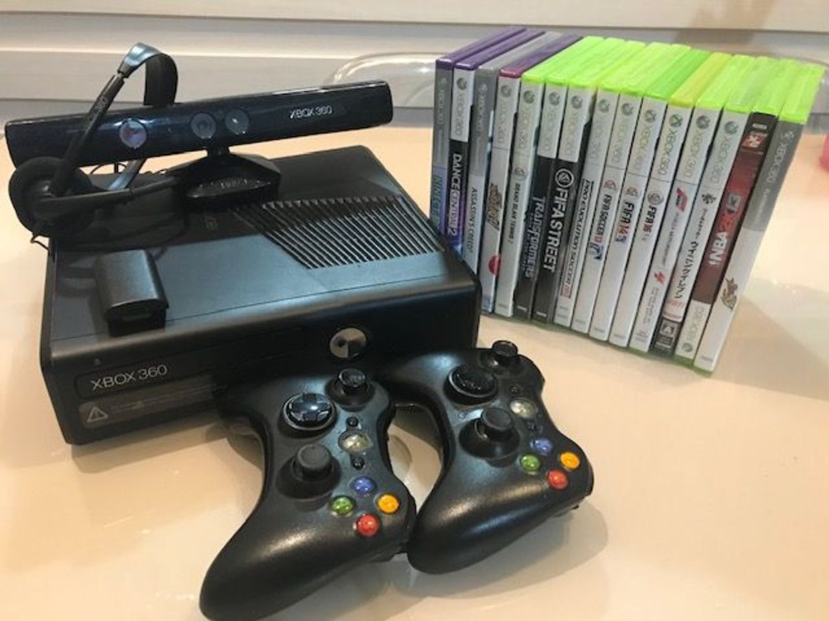 Xbox 360 250gb com Kinect Console de Videogame Xbox 360 Usado