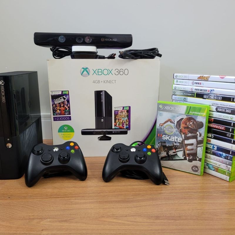 Console Xbox 360 Slim 4gb + 2 Controles E 1 Jogo - Usado