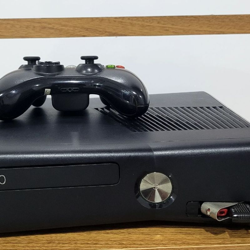 xbox 360 desbloqueado lt 3.0 usado - Escorrega o Preço