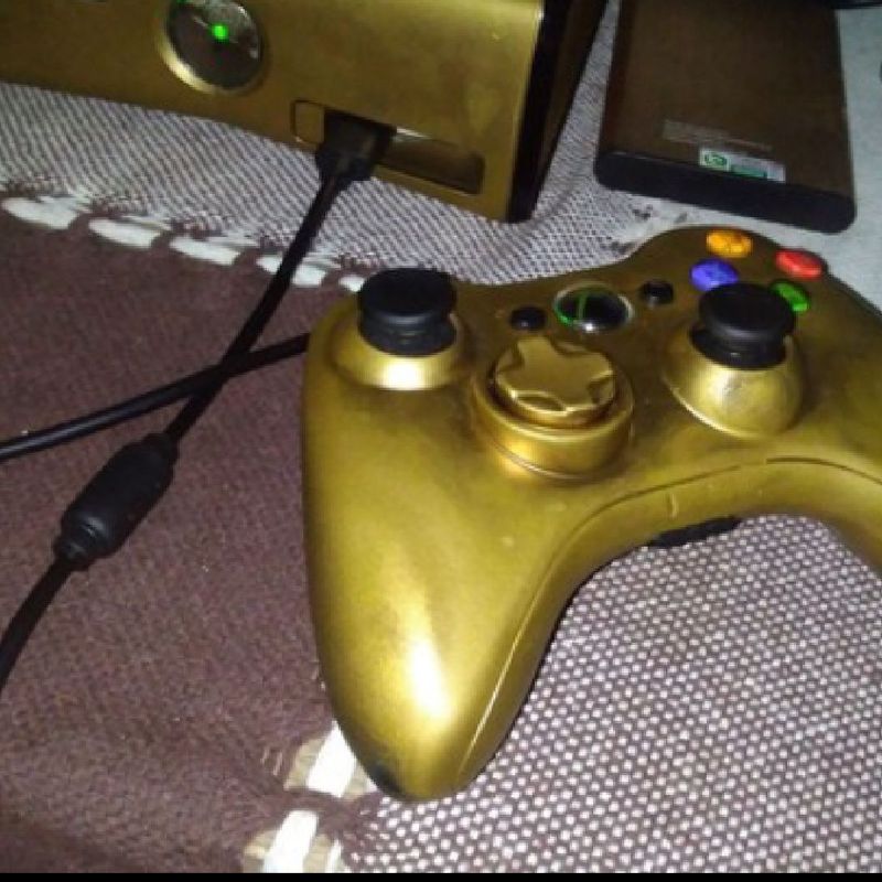 Controle dourado para Xbox 360 chega por US$ 54,99 nos EUA