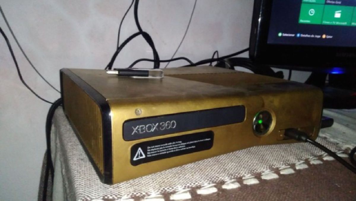 Controle dourado para Xbox 360 chega por US$ 54,99 nos EUA