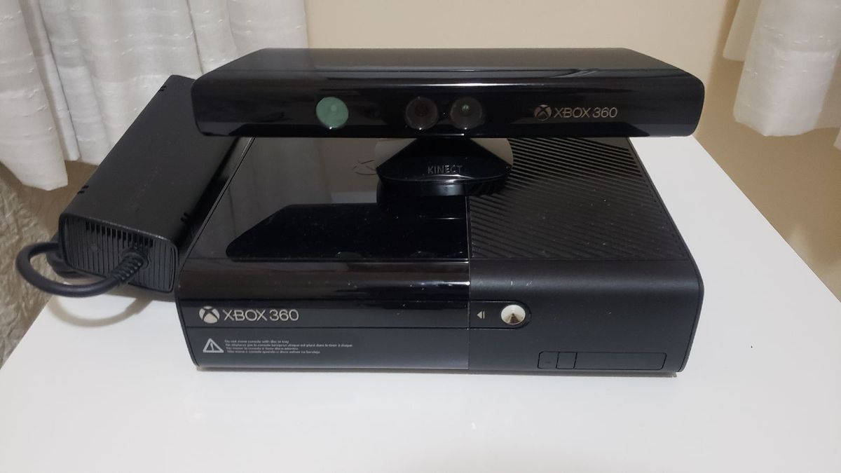 Xbox 360 e Console 1538 512 Gb Console de Videogame Xbox 360 Usado 48736774 enjoei